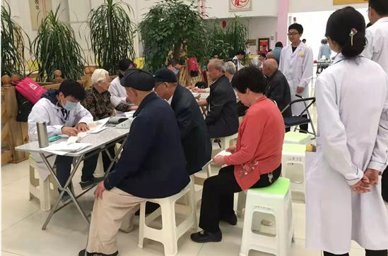 “医”“养”深度融合 宁智寓和把医院搬进了养老院